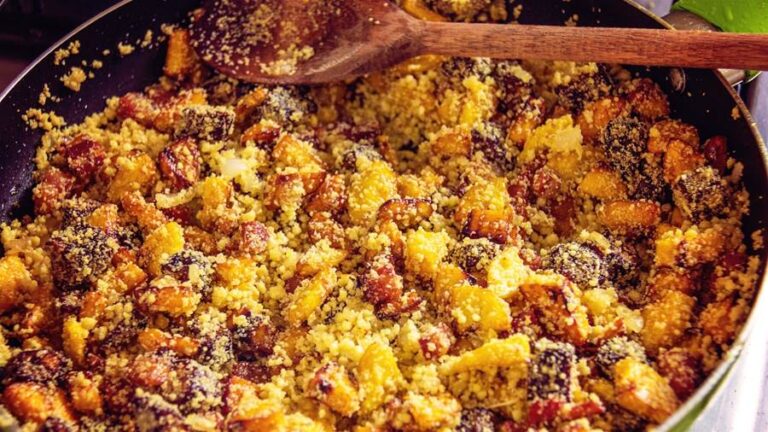 Farofa de Banana: Receita com Calabresa para um Sabor Inesquecível